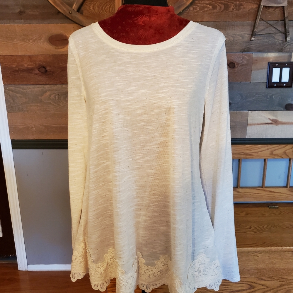 Rewind Cream Speckled w/ Lace Trim Accent Top